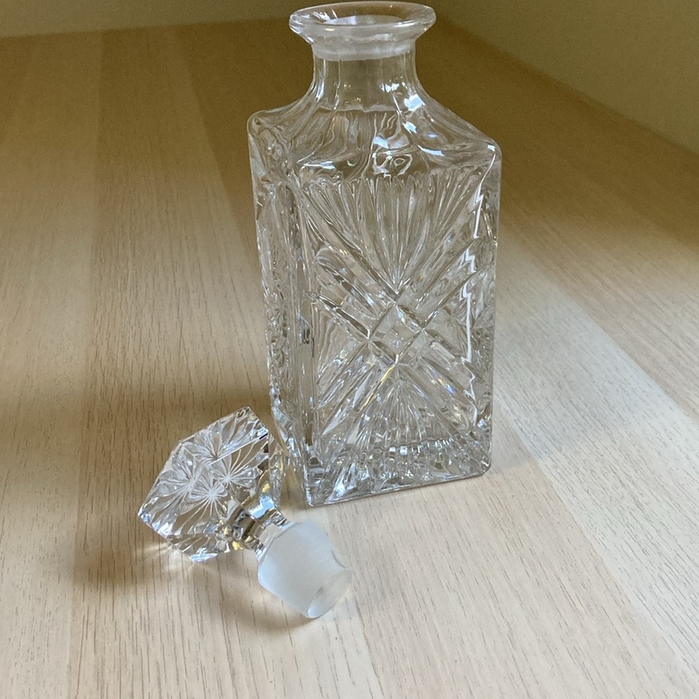 Elegant Clear Crystal Decanter, Whisky decanter, glass - Picture 8 of 12